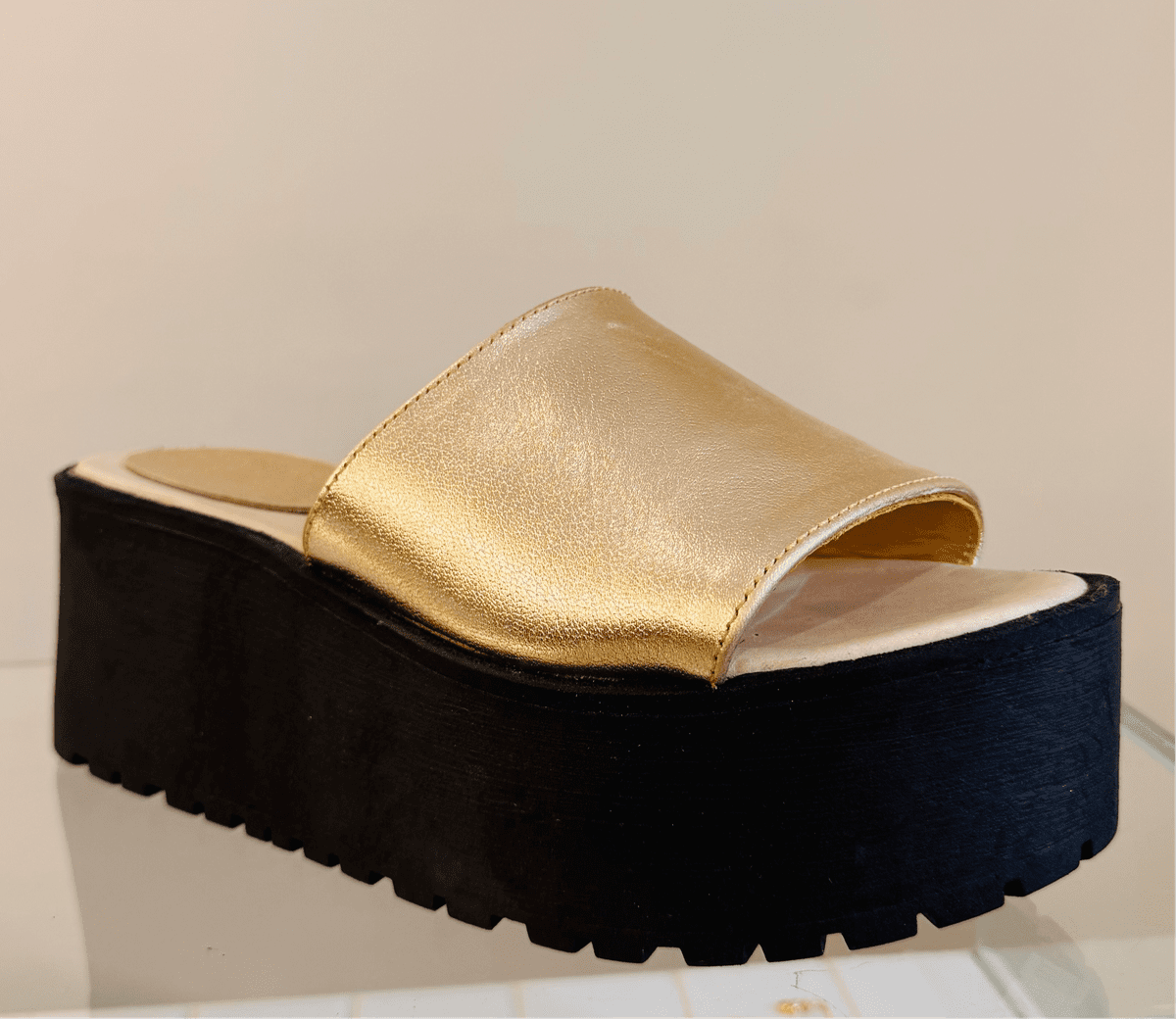 SANDALIA DORADA 2520 -zapato-nacional-exclusivo
