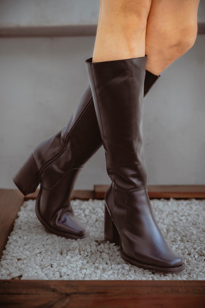 BOTA ELIZABETHA 2025 CUERO NEGRO -zapato-nacional-exclusivo