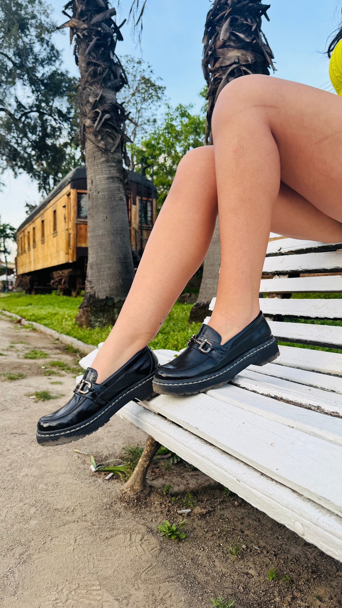 MOCASÍN CUERO NEGRO