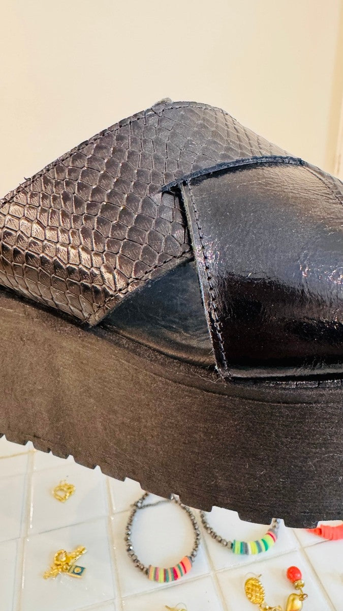 SANDALIA NEGRA CUERO 2530 -zapato-nacional-exclusivo